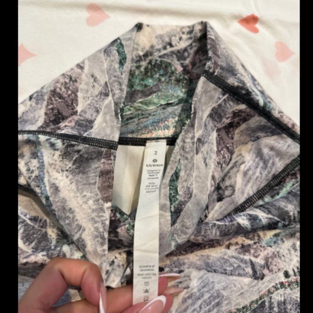 lululemon athletica Gray Patterned Leggings - Picture 5 of 6